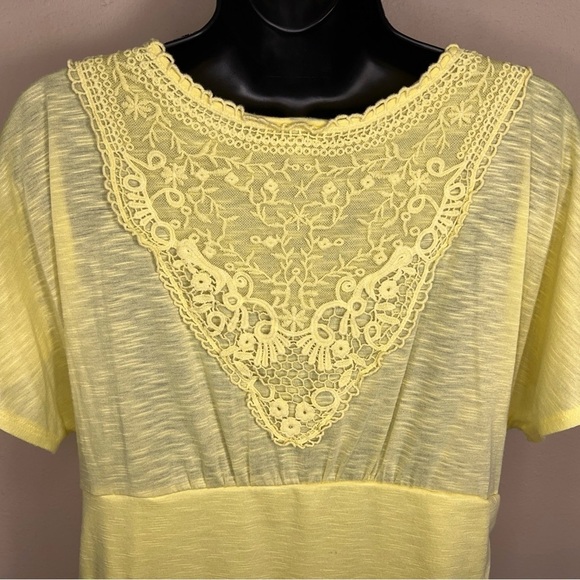LARGE MAURICES YELLOW BLOUSE SHORT SLEEVE RUCHED  VNECK PASTEL BRIGHT STRETCH - Picture 5 of 12